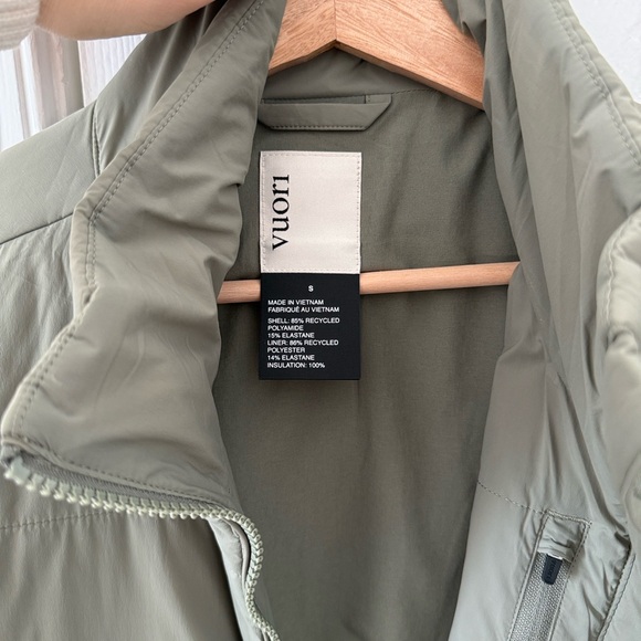 Vuori Women's Canyon Insulated Jacket - Picture 4 of 5